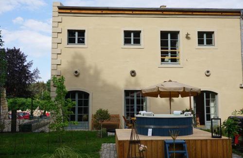 Pirna Apartment | Alte Brennerei Schloss Zehista OG Akelei