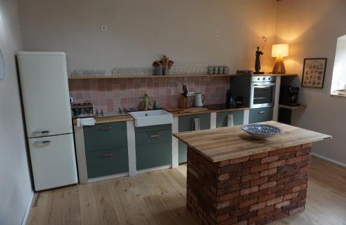 Pirna Apartment | Alte Brennerei Schloss Zehista OG Akelei