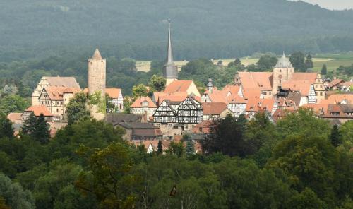 Schlitz Apartment | ALTE FÖRSTEREI - Elegantes Apartment in der historischen Hinterburg Schlitz - nahe Fulda und Bad Hersfeld