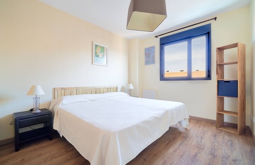 R.E.N.F.E. Apartment | Alterhome appartment with pool close to the Train Station