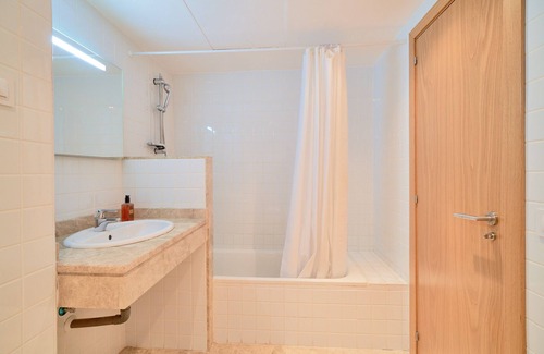 R.E.N.F.E. Apartment | Alterhome appartment with pool close to the Train Station