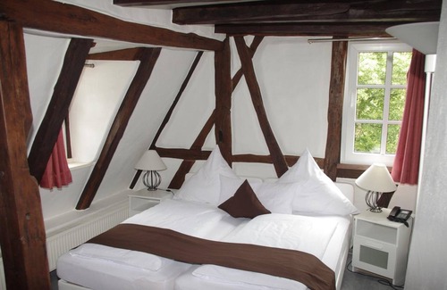 Eberbach Hotel | Altes Badhaus