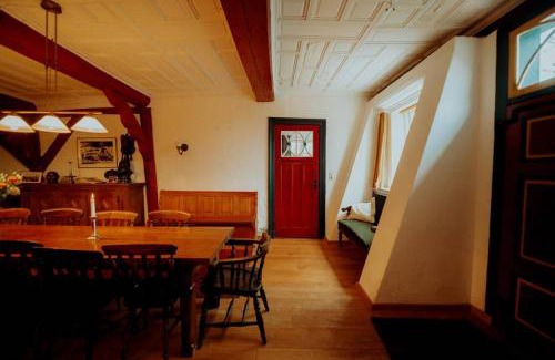 Wewelsfleth Apartment | Altes Fährhaus - Ferienwohnung Unnern, 170 qm