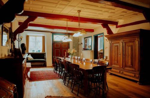 Wewelsfleth Apartment | Altes Fährhaus - Ferienwohnung Unnern, 170 qm