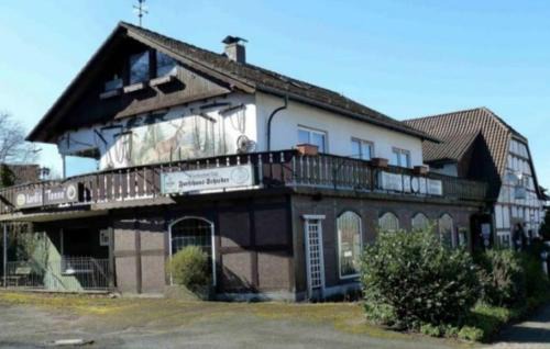 Schieder-Schwalenberg Apartment | Altes Forsthaus Penthouse & Fachwerkstübchen für Monteure und Firmen am Schiedersee