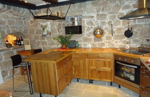 Lustica Villa | Altes Steinhaus auf offenerSeeseite von Lustica mit Garten, ruhige Lage