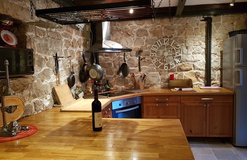 Lustica Villa | Altes Steinhaus auf offenerSeeseite von Lustica mit Garten, ruhige Lage