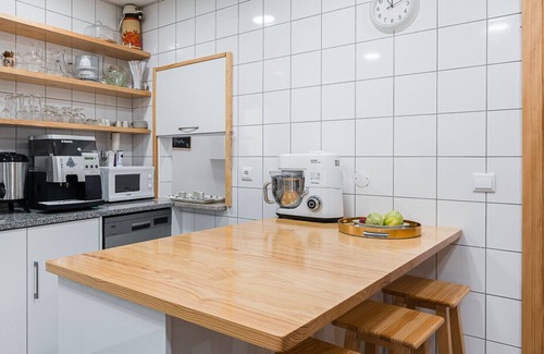Mangualde Apartment | ALTIDO Adorable unit w/ Gym & Communal pool