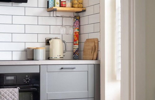 Bonnington Apartment | ALTIDO Gorgeous 1-bed flat near Botanic Gardens