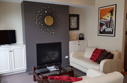 Mount Buller Apartment | ALTO 203.Central in position right on Athletes walk, next door to Abom and 2 mins to Foodworks.