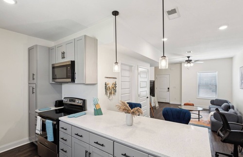Clarksville Apartment | Alto B5 I Luxurious & Spacious I Free Parking