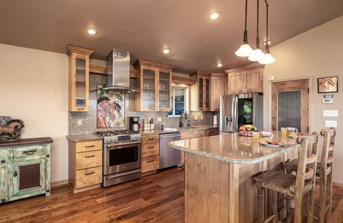 Alto House | Alto Grand View | Large Balconies + Mtn Views