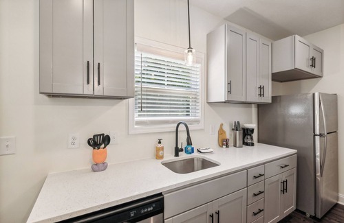 Clarksville Apartment | Alto I5 I Corporate Apartment I Pool I Gym