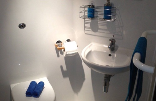 Bradford Hotel | Alton Apartments