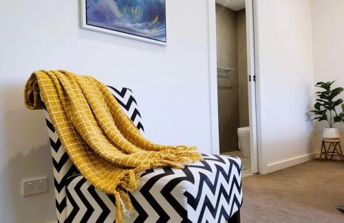 Altona House | Altona entire 3 bedrooms house