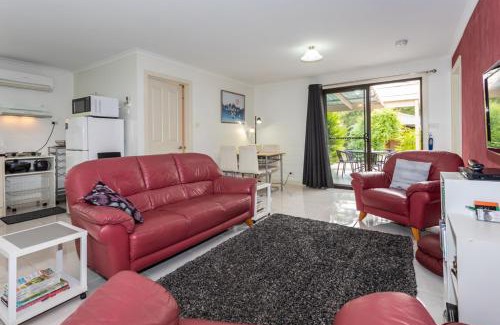 South Spreyton House | Altona Garden Retreat