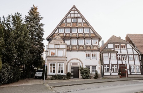 Lemgo Apartment | Altstadt Apartment in Lemgo, Private parking lot