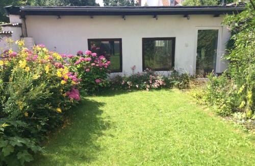 Old Town Apartment | Altstadt Bonn mit eigenem Parkplatz und Garten