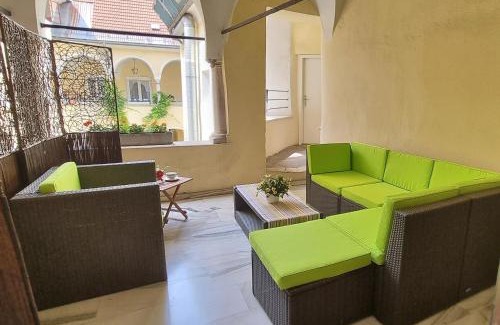 Sankt Veit an der Glan Apartment | Altstadtjuwel mit Sauna