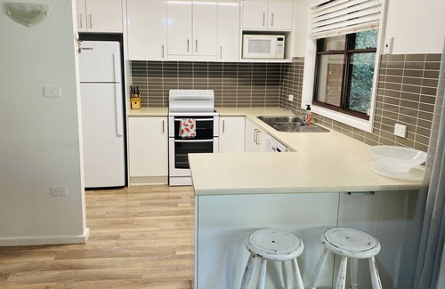 Boomerang Beach Apartment | Aluna Holidays @ Boomerang - walk across the road to Boomerang Beach (north end)
