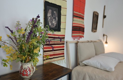 Colti House | Alunis Retreat