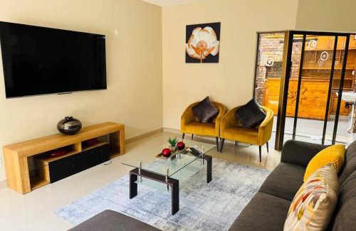 Southernwood Apartment | Aluz Guesthouse -Self-catering