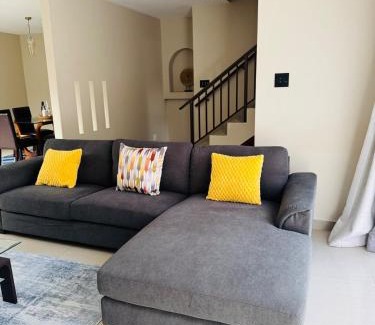 Southernwood Apartment | Aluz Guesthouse -Self-catering