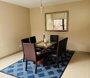 Southernwood Apartment | Aluz Guesthouse -Self-catering