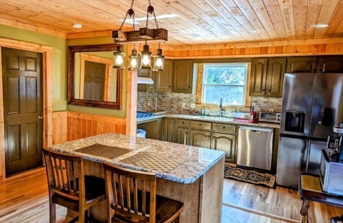 Winston - Salem Cabin | Alwar House: A mountain Paradise 200 RAVEN Road Piney Creek NC.
