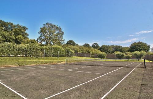 Alderbury House | Alward House by Group Retreats