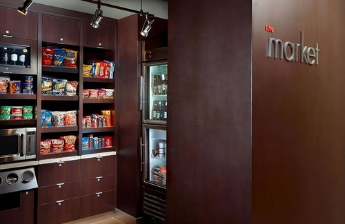 Cumberland Hotel | Always a Great Idea To Unwind! 2 Convenient Units, Pool, Pets Allowed