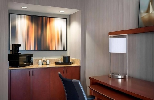 Torrance Hotel | Always a Great Idea To Unwind! Pets Allowed, Free Public Parking