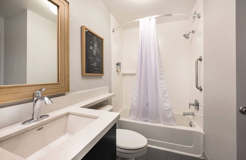 Exchange Place North Hotel | Always a Great Idea To Unwind! 4 Comfortable Units, Close to Statue of Liberty