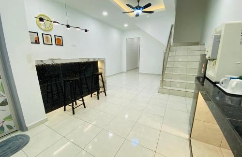 Bukit Bakri House | Alyn Home Muar II Wifi Netflix Coway
