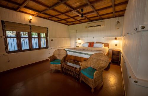 Andhakaranazhy Villa | amã Stays & Trails, Pathiramanal Villa