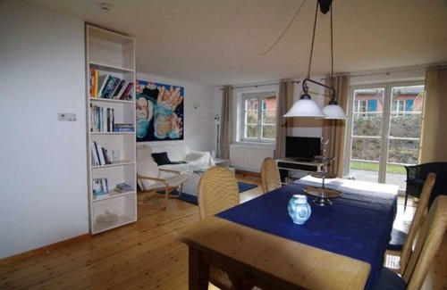 Ostseebad Ahrenshoop Apartment | Am Dornenhaus 10 - Holiday apartment Am Dornenhaus 10