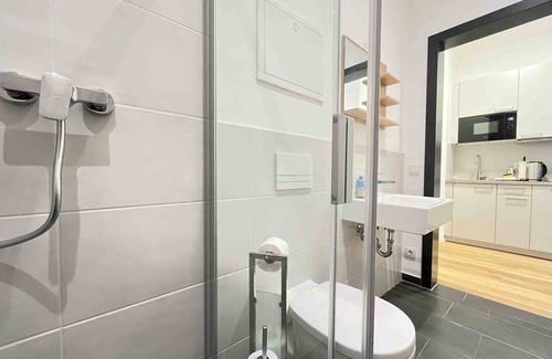 Amberg Apartment | (AM1094) Modern mechanic's apartment/temporary apartment