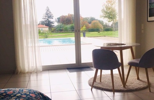 Pompignac House | Ama guest room