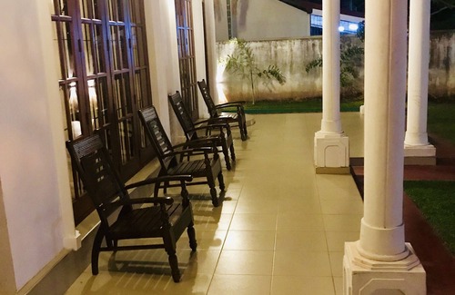 Negombo Villa | AMA VILLA FAMILY ROOM
