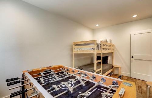 Montgomery Estates House | Amachen Cabin - Pet & Family Friendly - woof woof