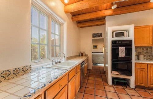 West Manhattan House | Amado - Amazing Railyard Location, Kiva Fireplace