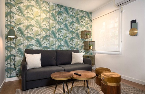 San Roque Apartment | Amador de los Rios Free Parking Gratis