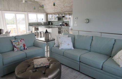 Napeague House | Amagansett Beach House-Walk to Ocean and Bay-4bdr-2 1/2bath-Sleeps 9