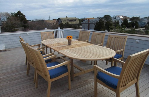 Napeague House | Amagansett Beach House-Walk to Ocean and Bay-4bdr-2 1/2bath-Sleeps 9