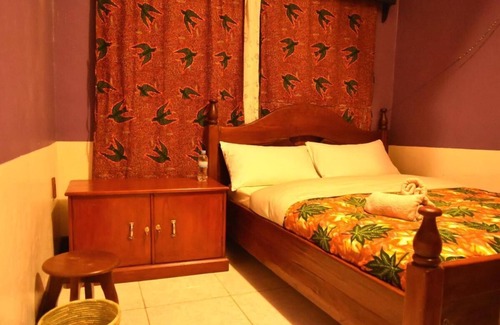 Musanze Bed & Breakfast | Amahoro Guest House - Single Room with Shower