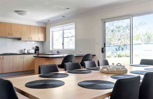 Vincentia House | Amalena by the sea Su