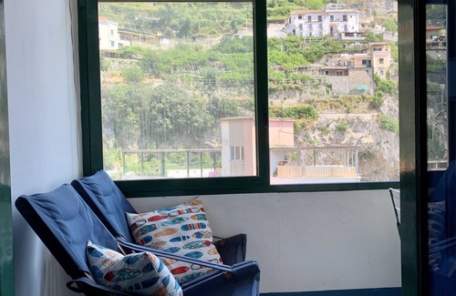 Minori Apartment | Amalfi coast Casabluette is a panoramic, quiet and delicate Mediterranean house