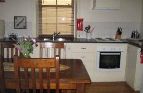 Waikerie House | Amalie Cottage Waikerie, Town centre. Unit 1