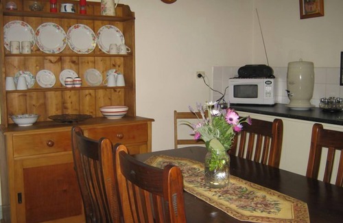 Waikerie House | Amalie Cottage Waikerie, Town centre. Unit 1