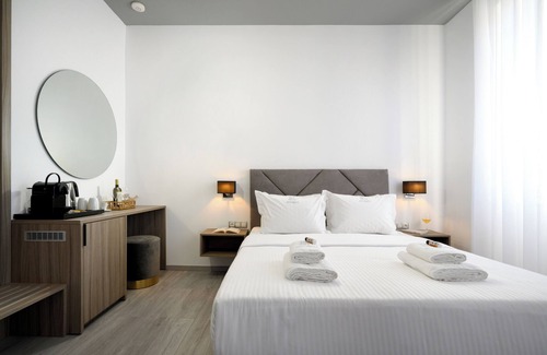Corfu Town Hotel | Amalphi Corfu City Living by Konnect - Deluxe Suite Mairi